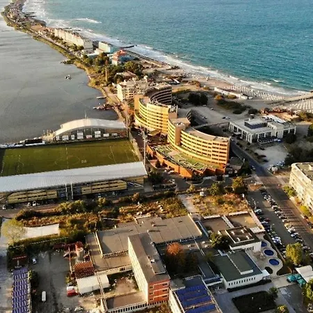 Flat Near The Sea Daire *