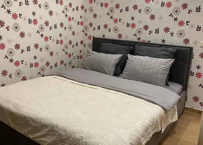 Апартамент Flat Near The Sea Поморие