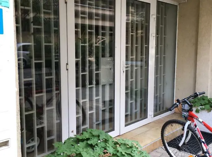 Апартамент Flat Near The Sea